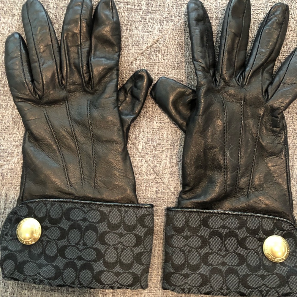 Women’s Coach gloves
